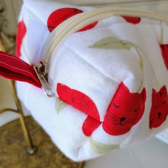 NEW Cherry Tiger Flannel quilted boxy bag with mini Zip bag / 2pc set - Picture 8 of 10